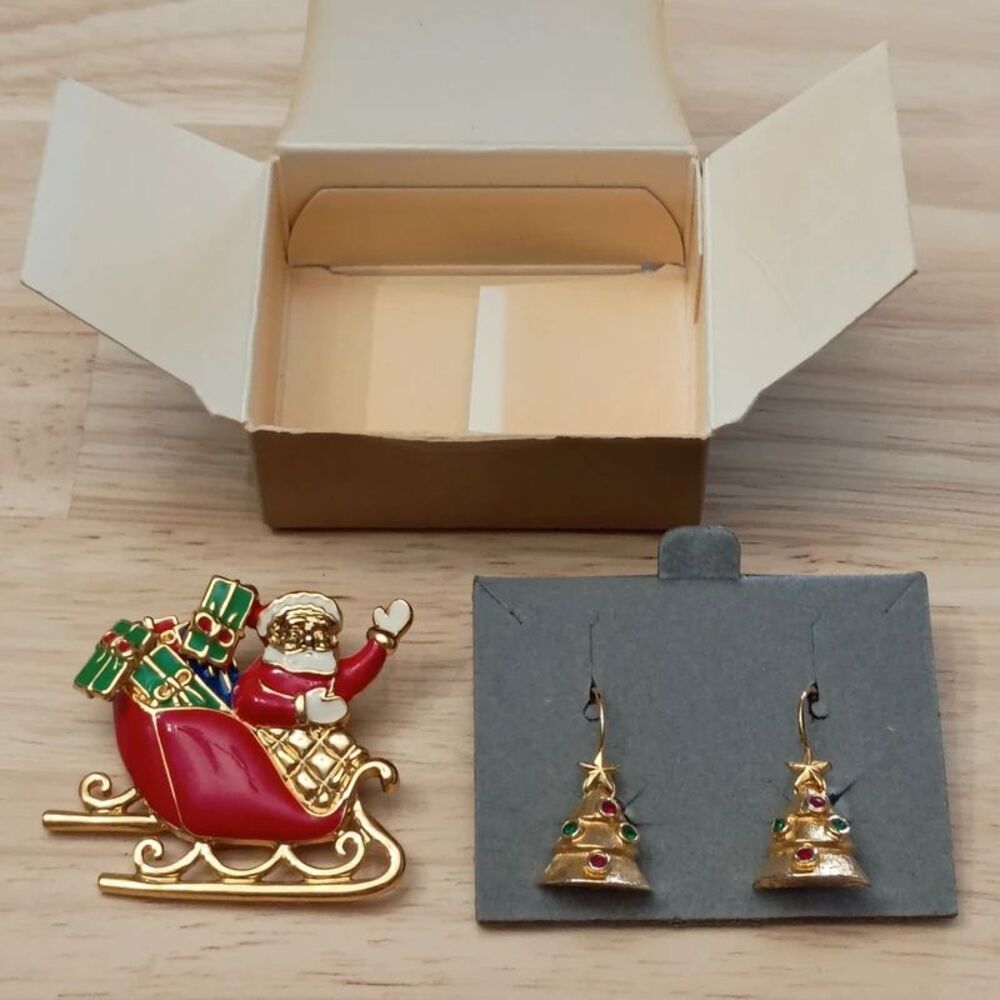 Vintage Avon Sleigh Ride Surprise Enamel Metal Pin & Earrings Set